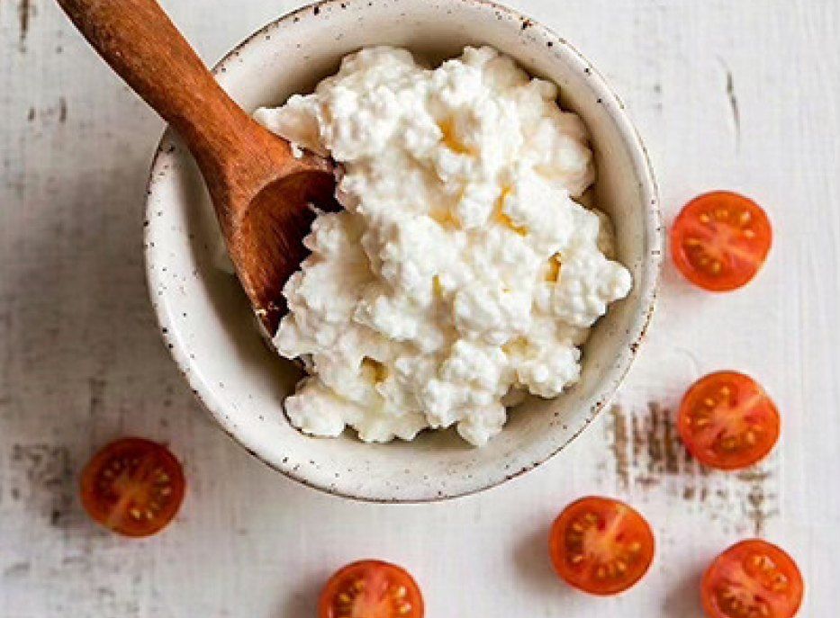 Vegan cottage cheese with olives and herbs